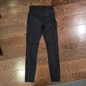 Lululemon Women’s Fast and Free Leggings 25” w/ pockets - Black